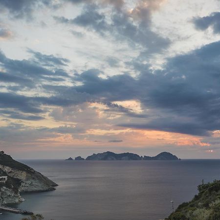 Maridea Casa Vacanza- Le Alcove Sul Mare Suites Ponza Eksteriør billede