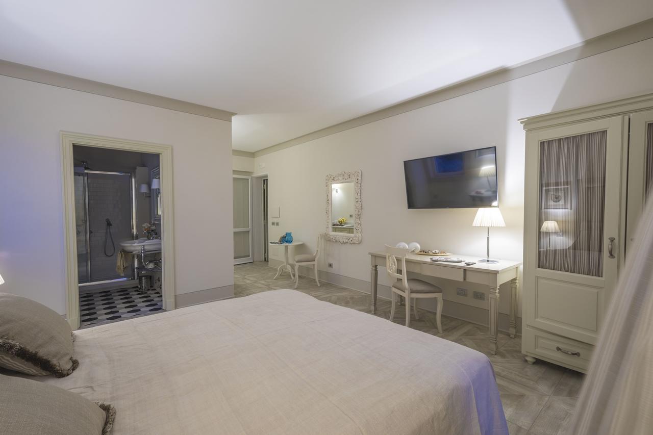 Maridea Casa Vacanza- Le Alcove Sul Mare Suites Ponza Eksteriør billede