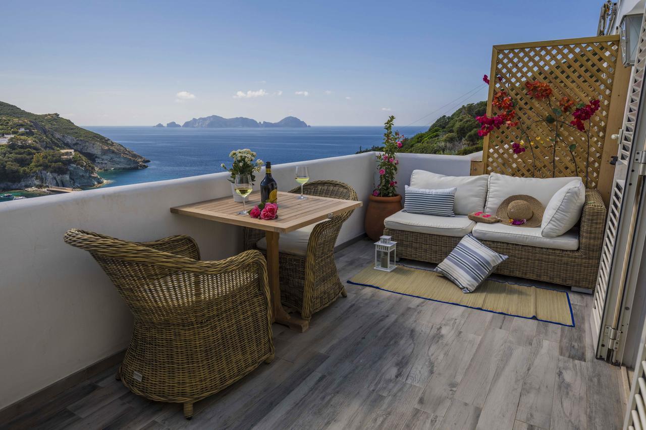 Maridea Casa Vacanza- Le Alcove Sul Mare Suites Ponza Eksteriør billede